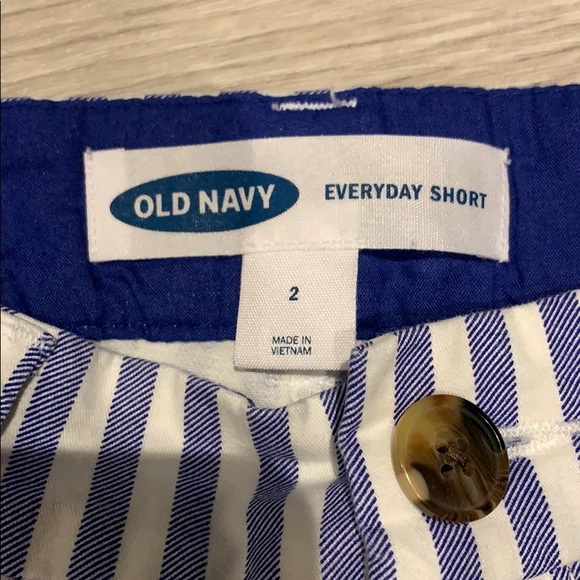 Old navy blue stripe shorts - Picture 2 of 3